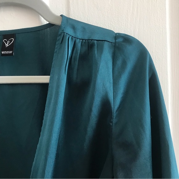 WINDSOR | Satin wrap top - Picture 3 of 9